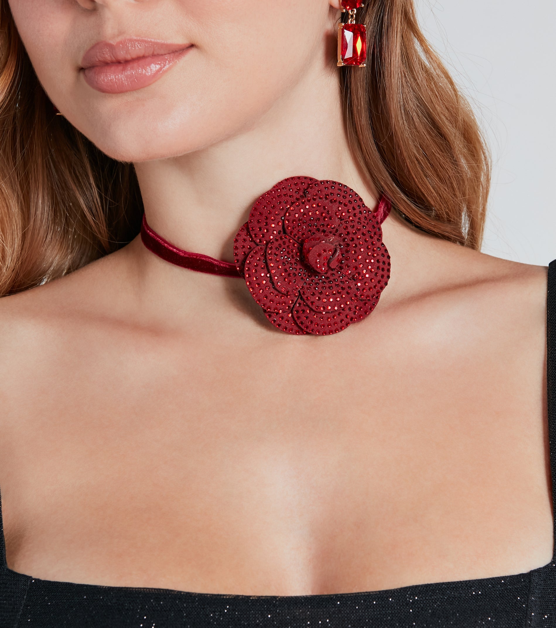 Charm Them All Rhinestone Rosette Choker Necklace